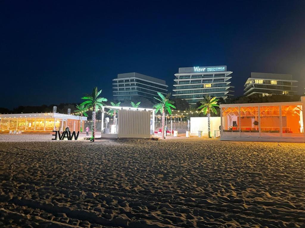מידזיזדרויה Wave - Gold Suite Sea View מראה חיצוני תמונה